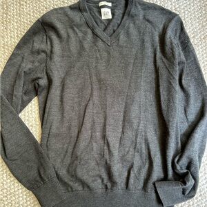 Men’s M slim fit GAP merino wool sweater